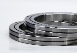 與傳統軸承相比，交叉滾子軸承有哪些優點？